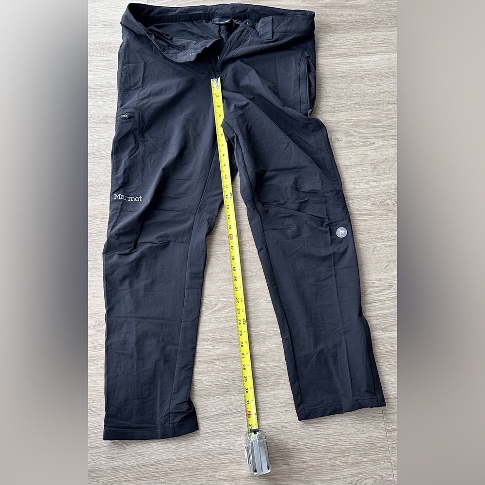 8/10. Men’s Marmot XL, men’s softshell thermal pants.